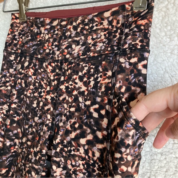 Lululemon Women's Invigorate workout pants yoga pants, Sz 2 - Picture 9 of 17